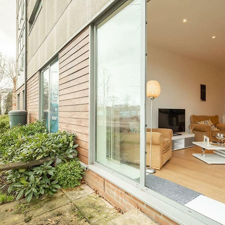 Central Bedford: Two Bedrooms, Breakfast Basket Eksteriør bilde