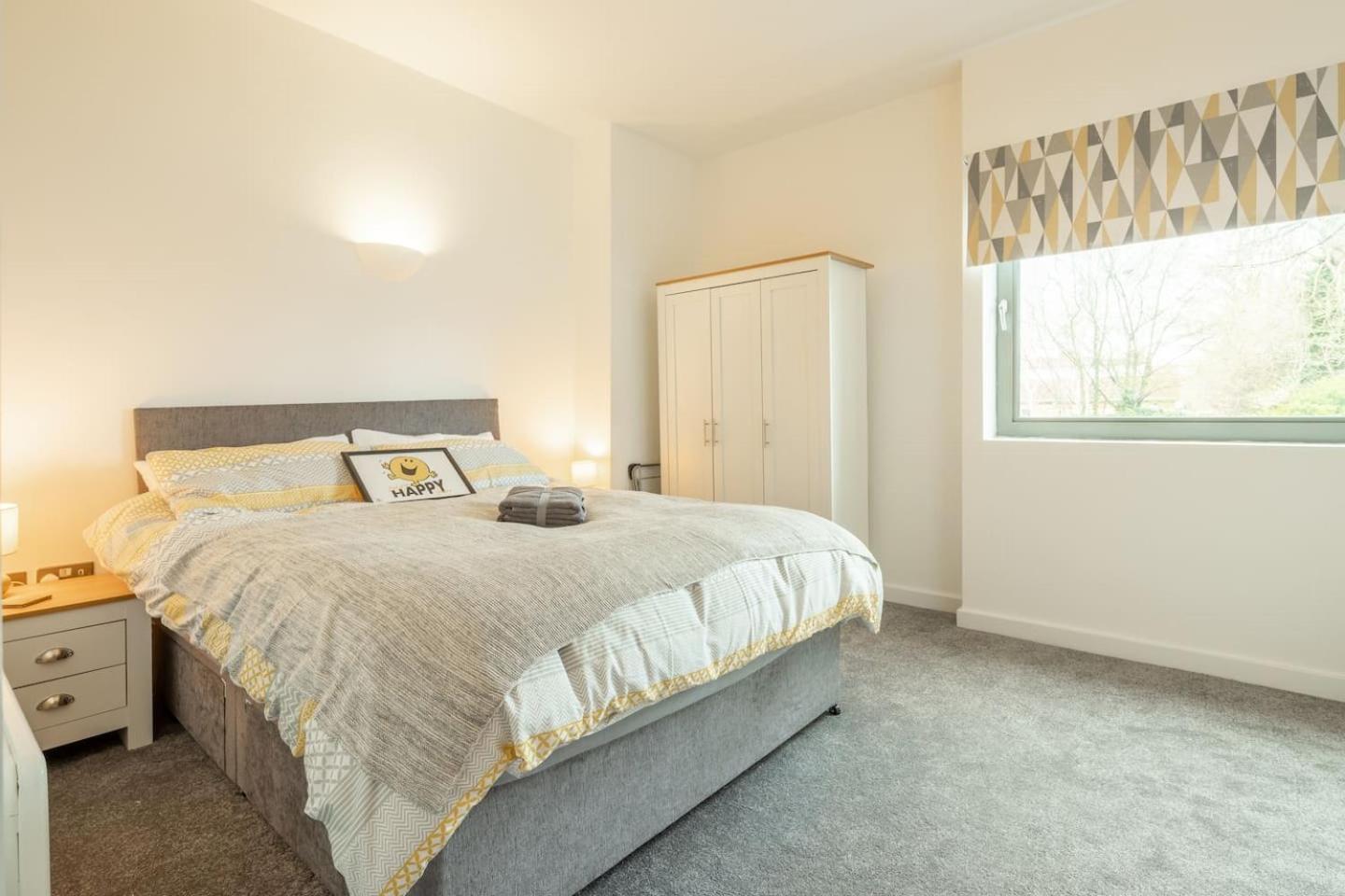 Central Bedford: Two Bedrooms, Breakfast Basket Eksteriør bilde