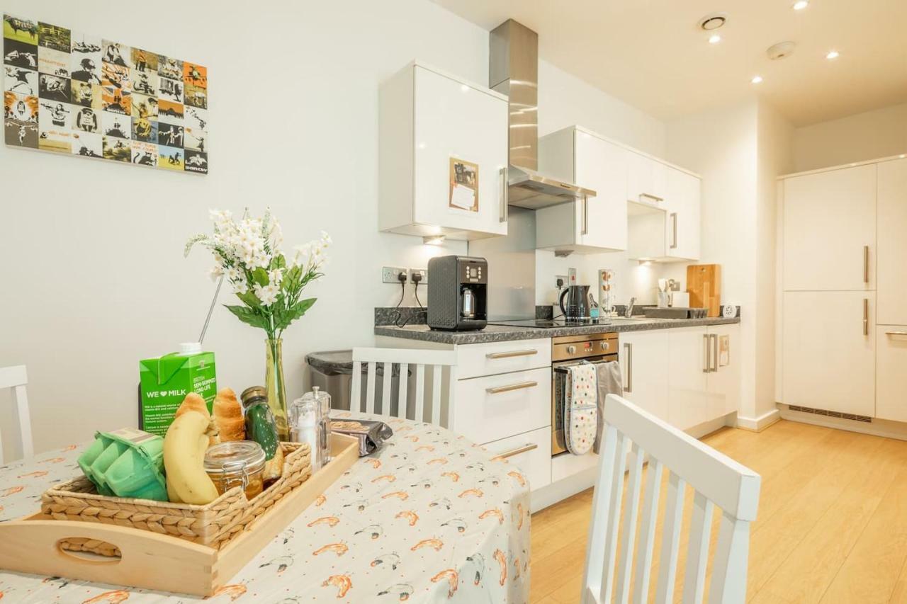 Central Bedford: Two Bedrooms, Breakfast Basket Eksteriør bilde
