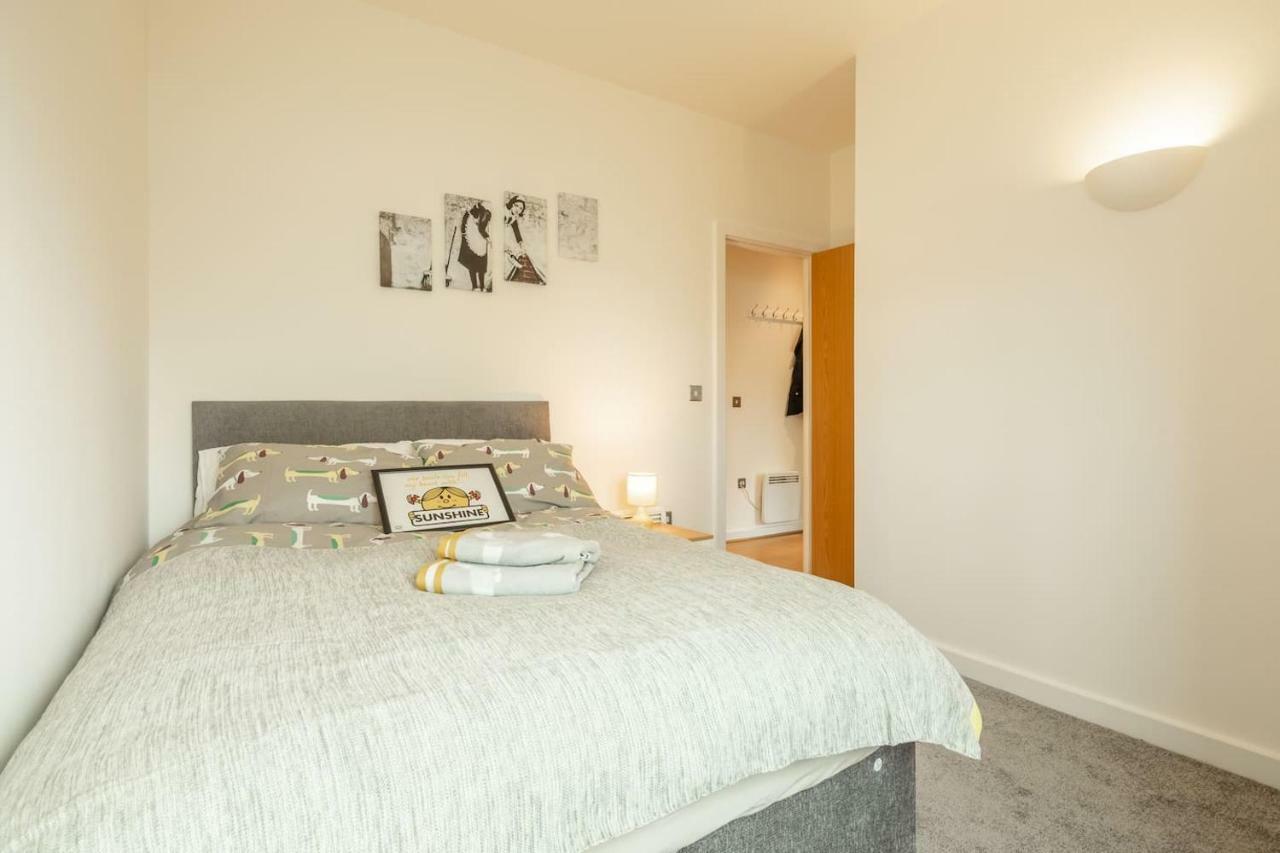 Central Bedford: Two Bedrooms, Breakfast Basket Eksteriør bilde